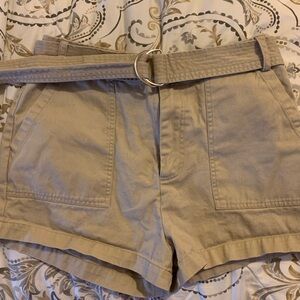 FOREVER 21 Khaki Shorts Size M